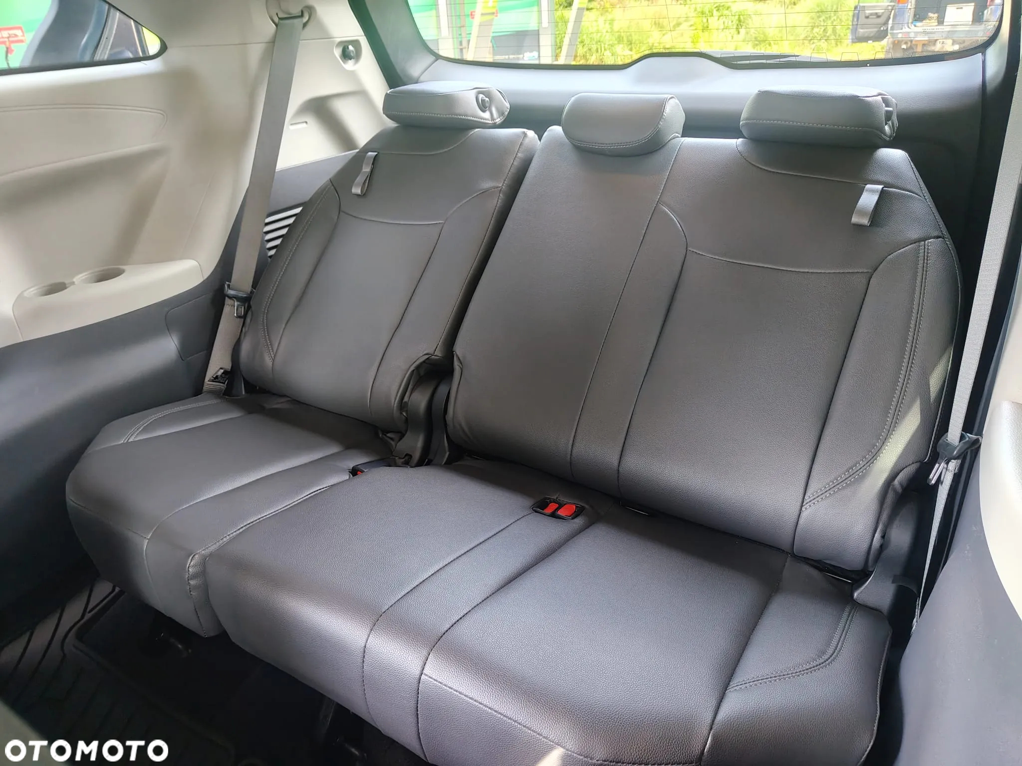 Toyota Sienna - 23