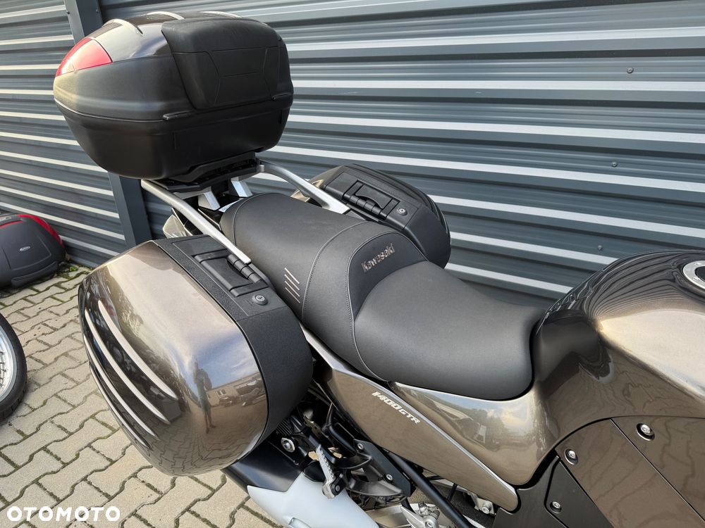 Kawasaki GTR - 16