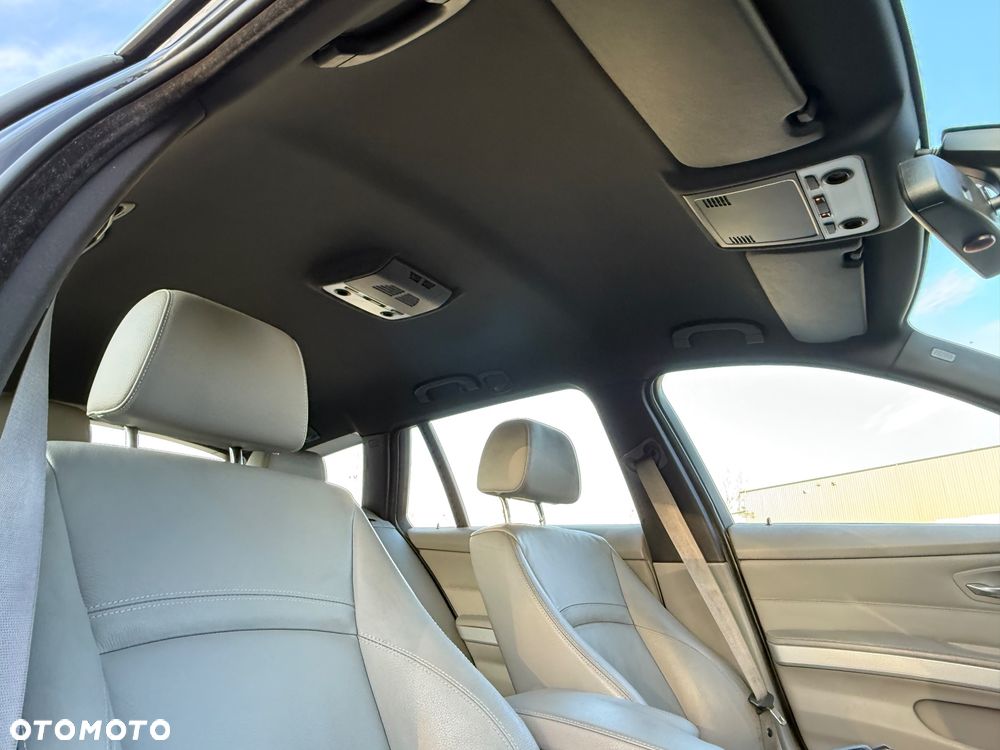 BMW Seria 3 320d xDrive - 16