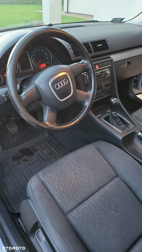 Audi A4 Avant 2.0 TDI - 10