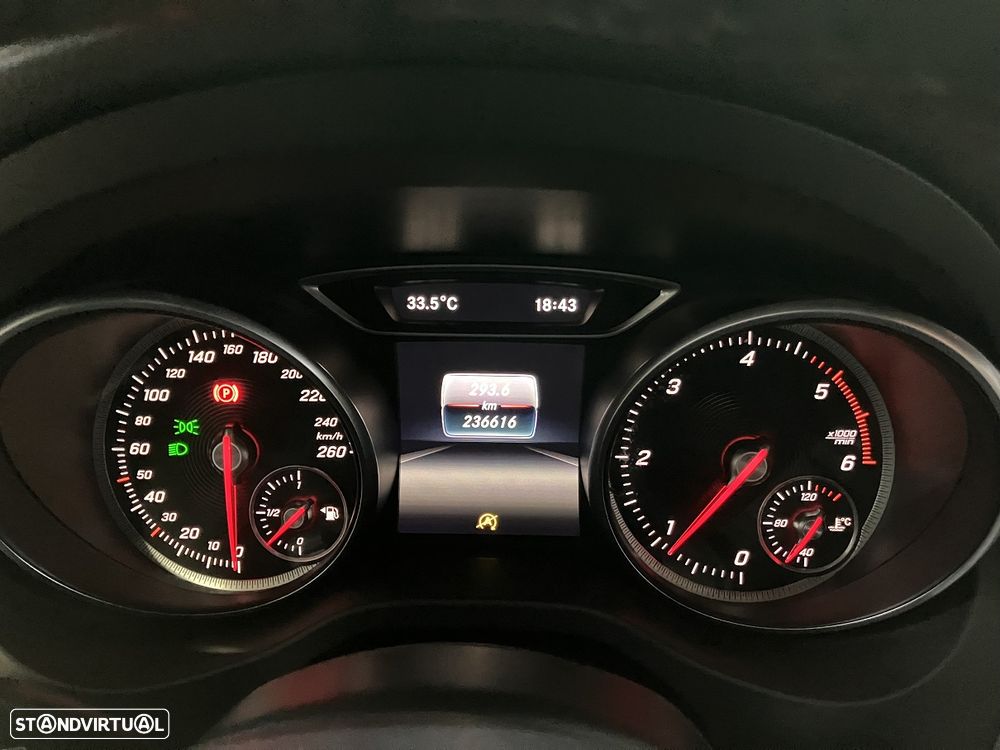 Mercedes-Benz CLA 180 d Shooting Brake - 24