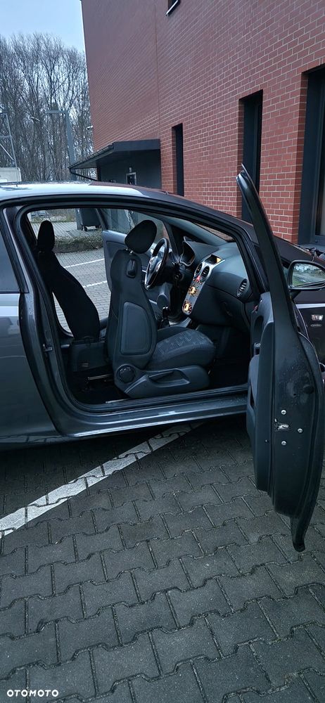 Opel Corsa 1.4 16V Satellite - 23