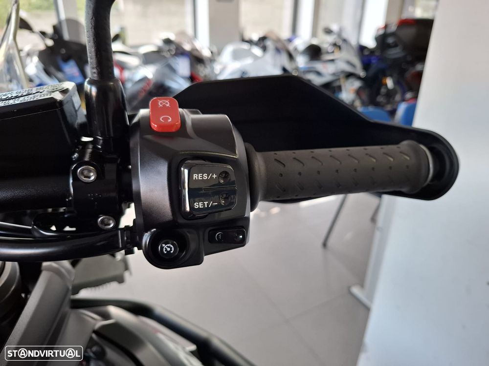 Triumph Tiger 800 XCx - 9