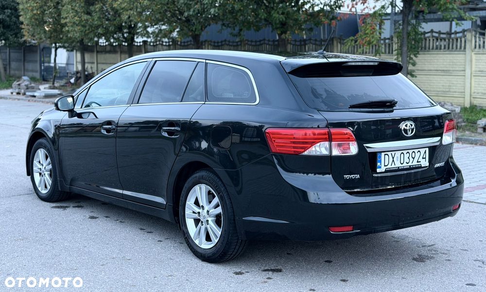 Toyota Avensis - 5