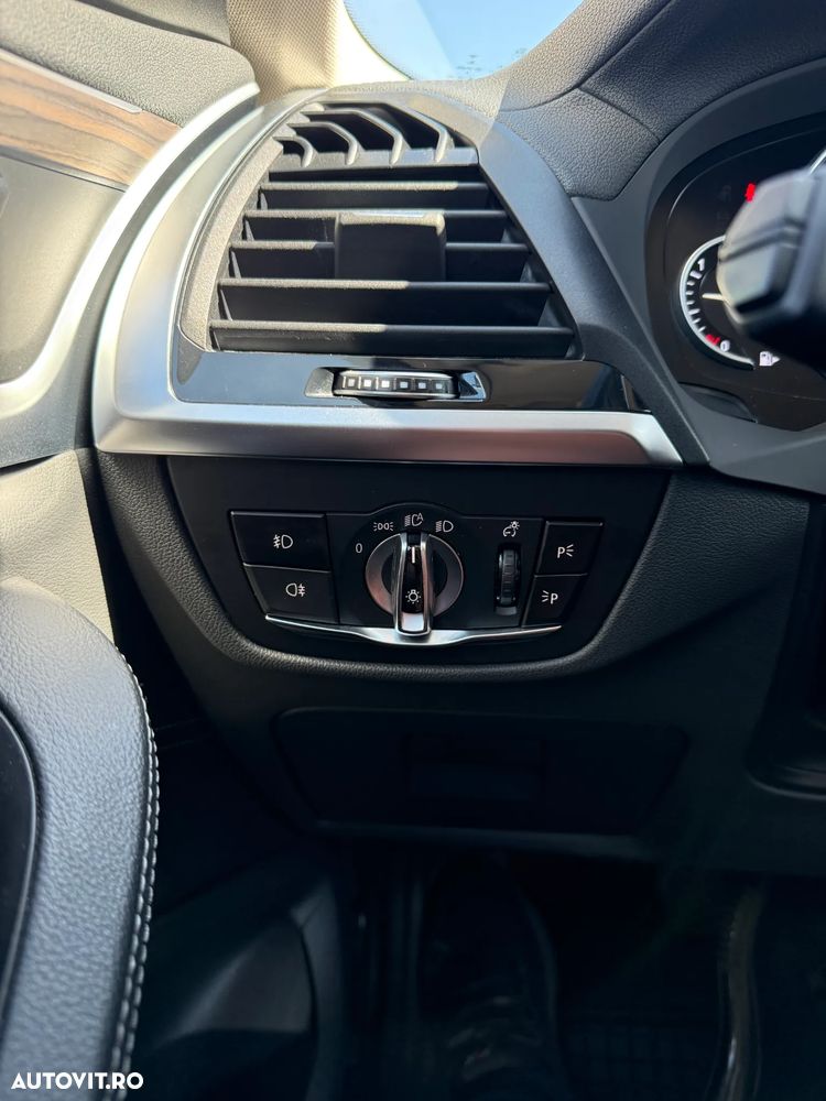 BMW X3 xDrive20i Aut. Luxury Line - 12