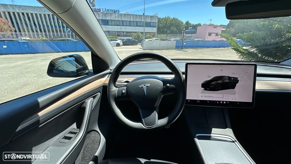 Tesla Model Y Performance Dual Motor AWD - 29