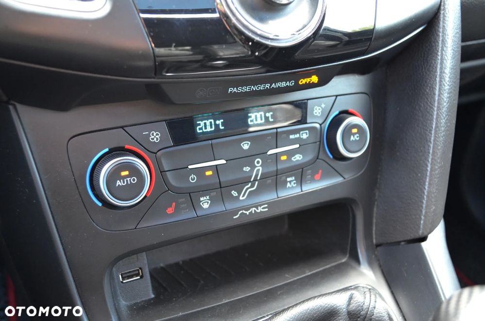 Ford Focus 2.0 EcoBoost ST - 13