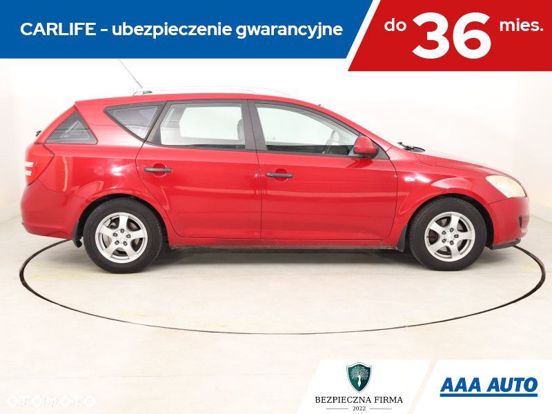 Kia Ceed - 8