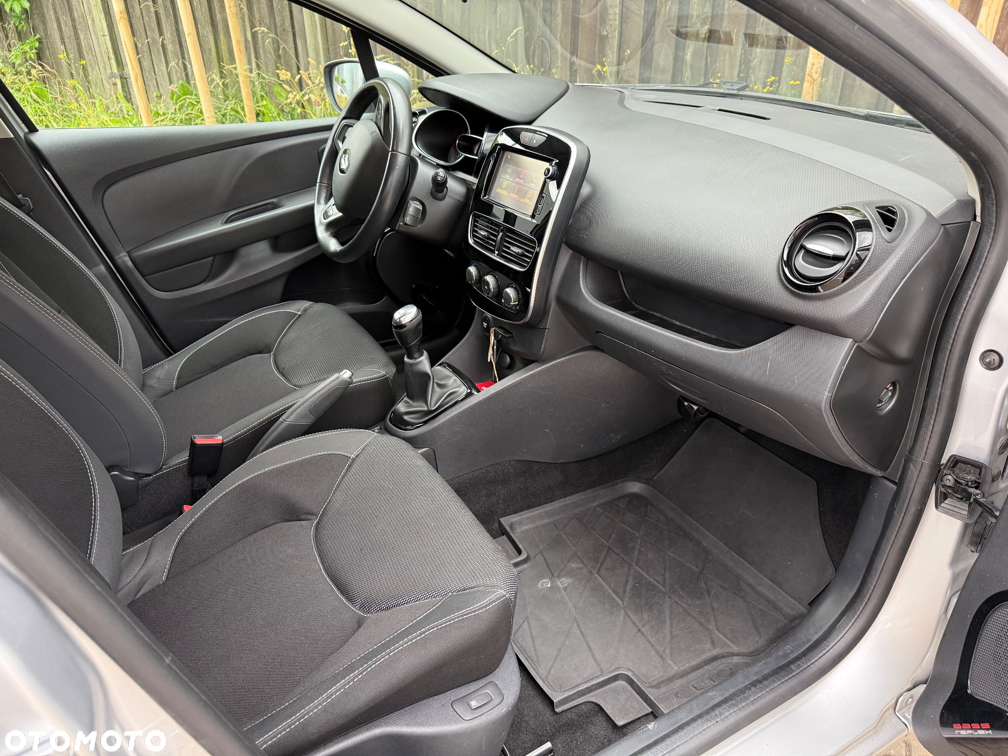 Renault Clio (Energy) TCe 90 Start & Stop INTENS - 10