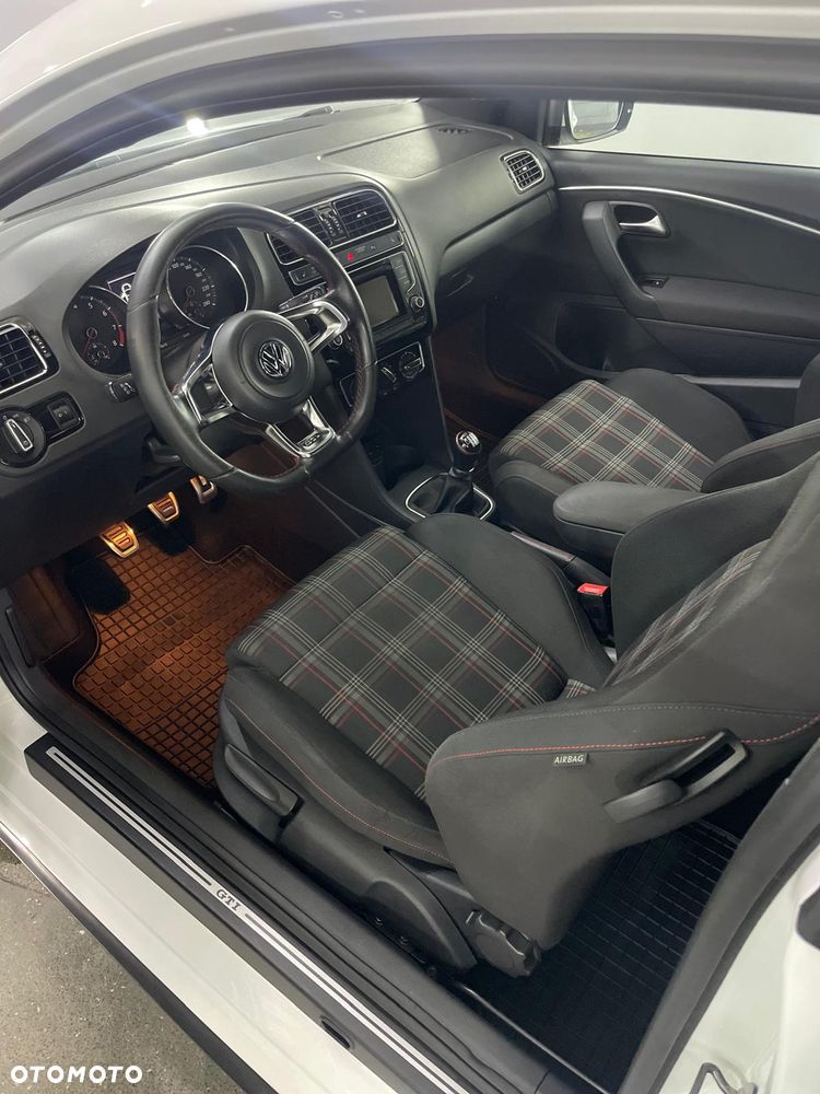 Volkswagen Polo 1.8 TSI BMT GTI - 10