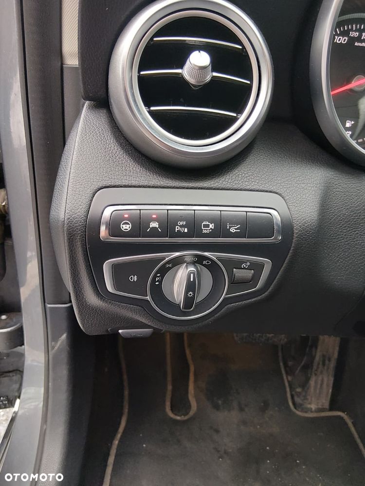 Mercedes-Benz Klasa C 250 d 4-Matic 9G-TRONIC - 31
