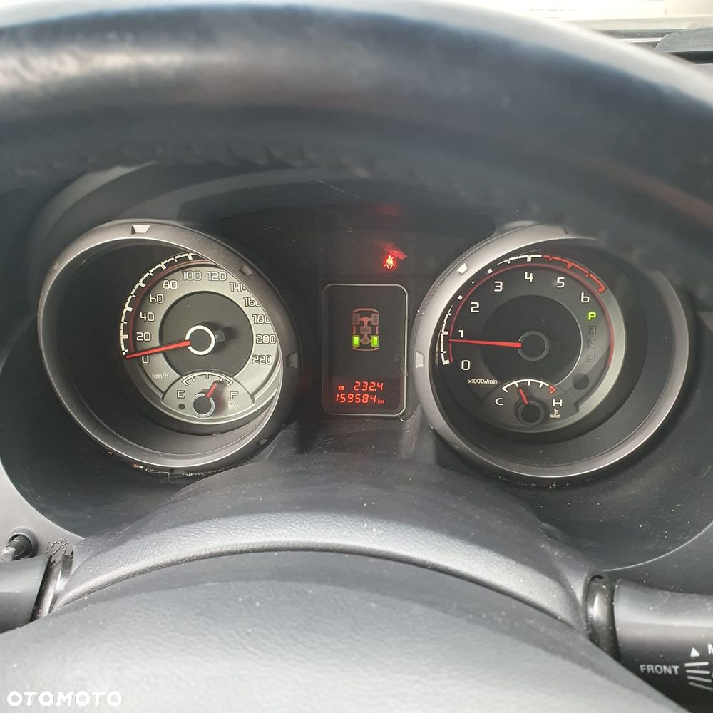 Mitsubishi Pajero - 10