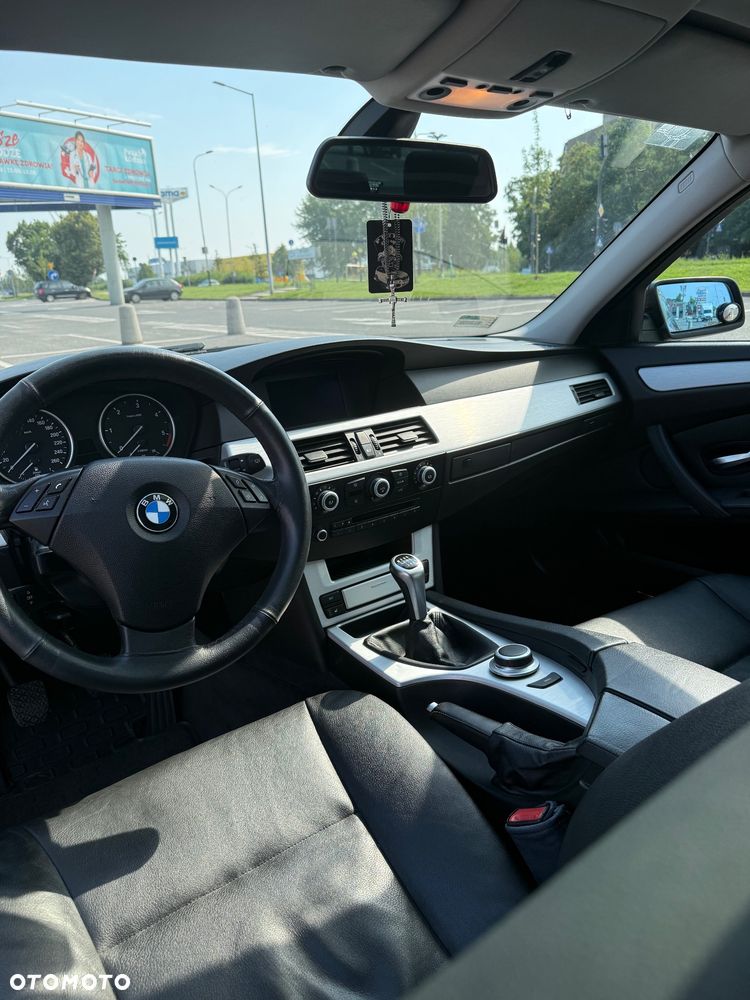 BMW Seria 5 525d - 11