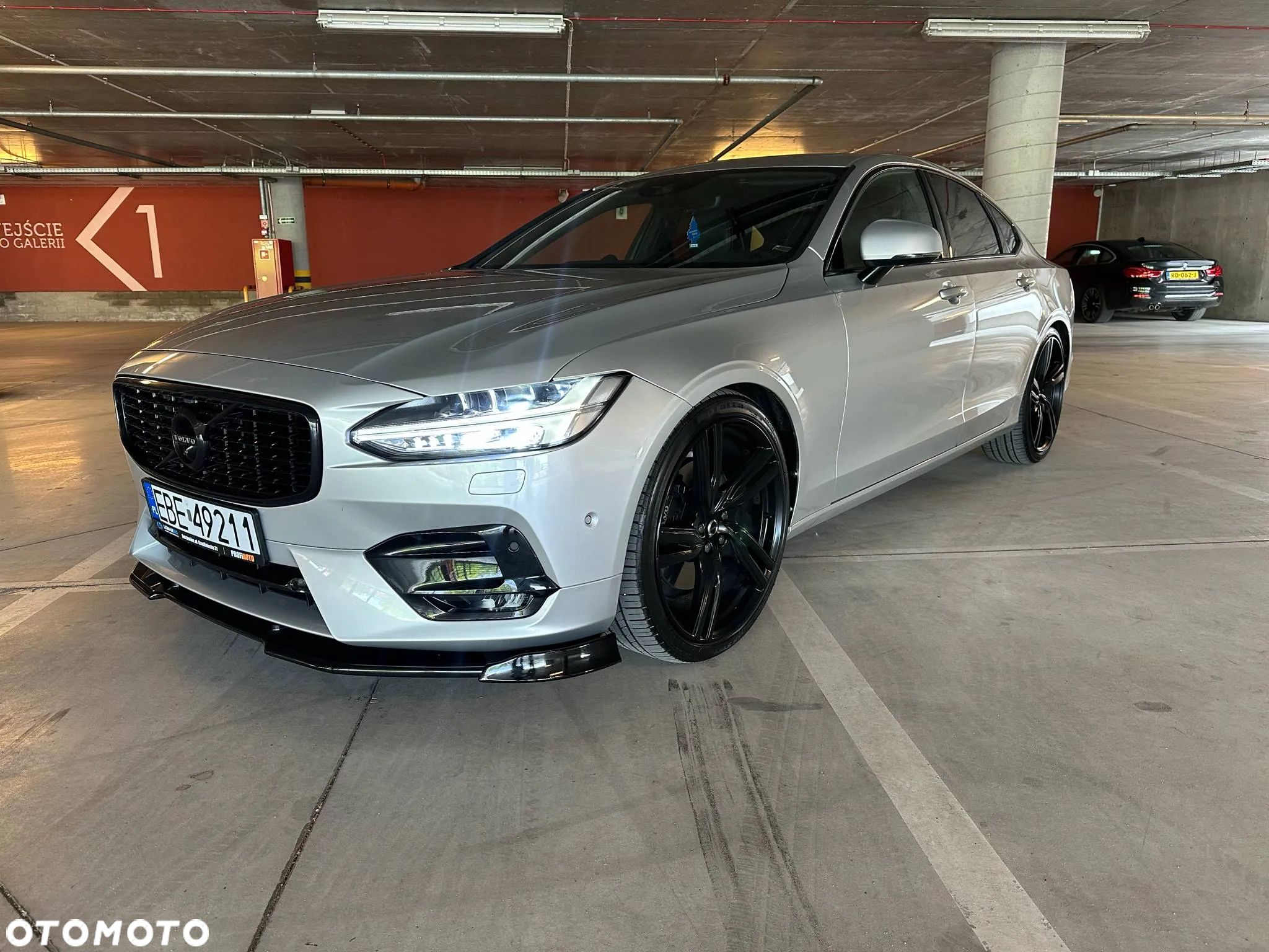 Volvo S90 T6 AWD R-Design - 1