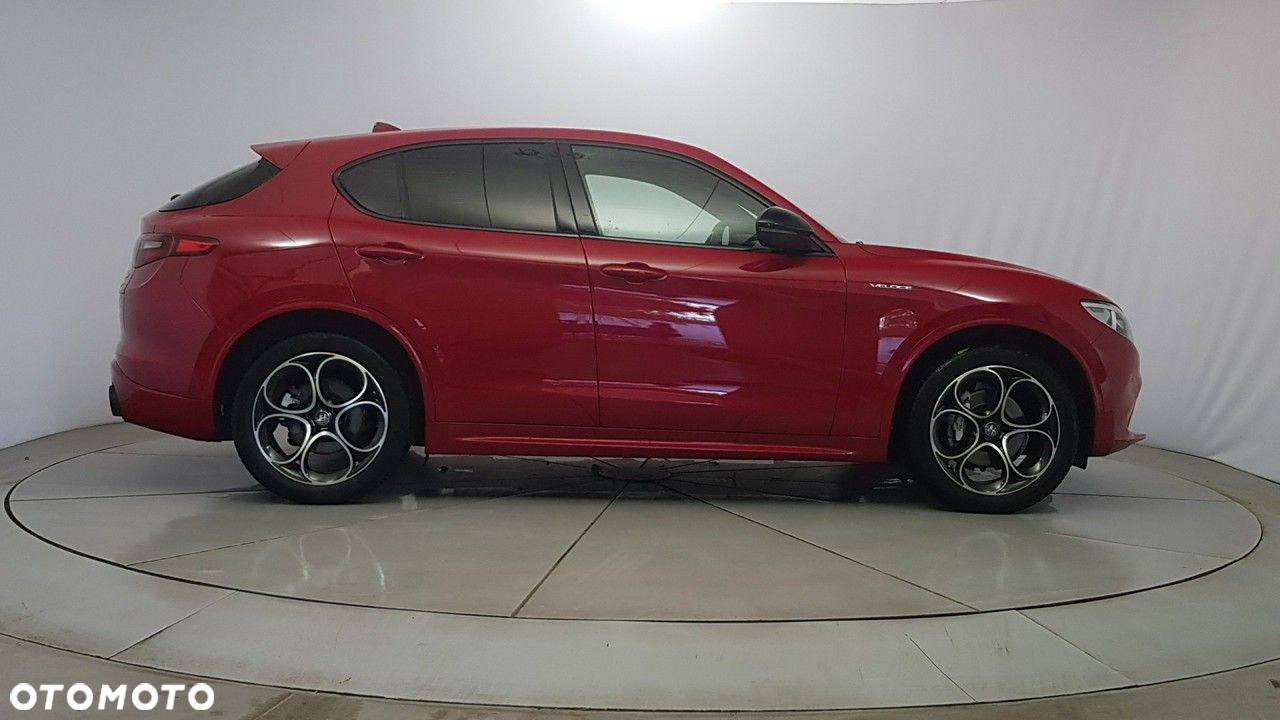 Alfa Romeo Stelvio - 8