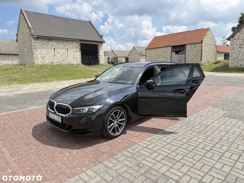 BMW Seria 3 318d mHEV - 13