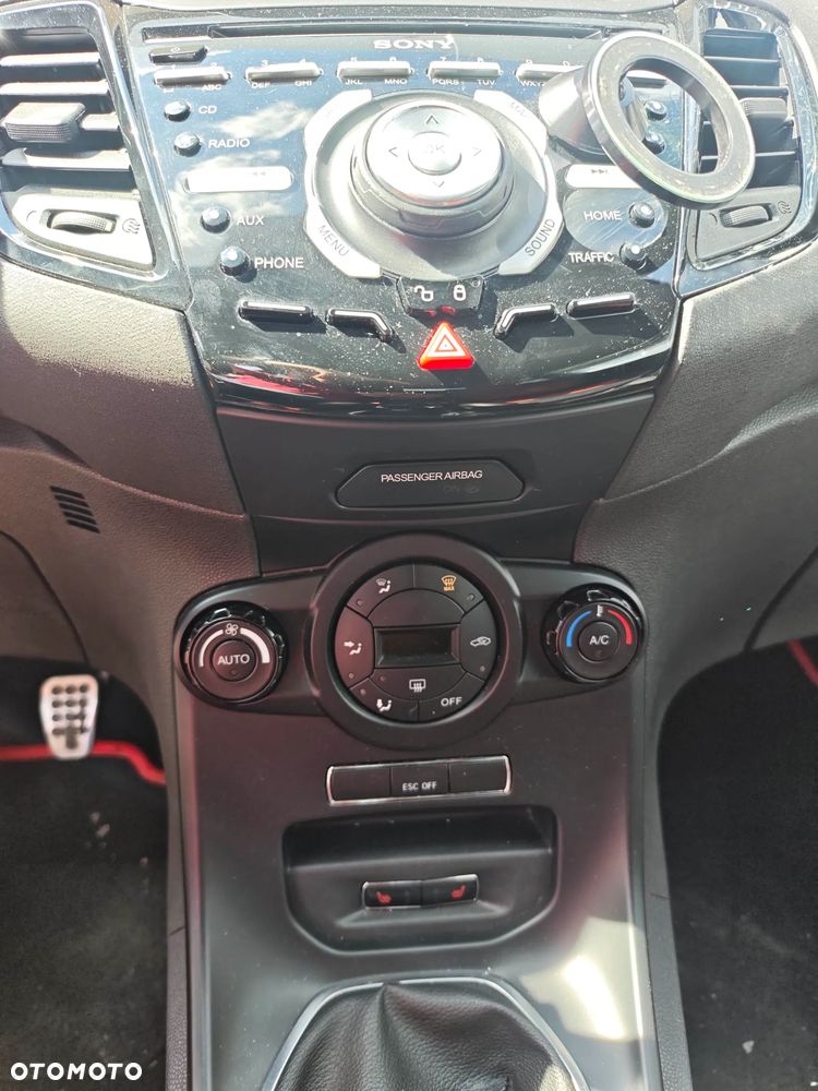 Ford Fiesta 1.6 EcoBoost ST - 15