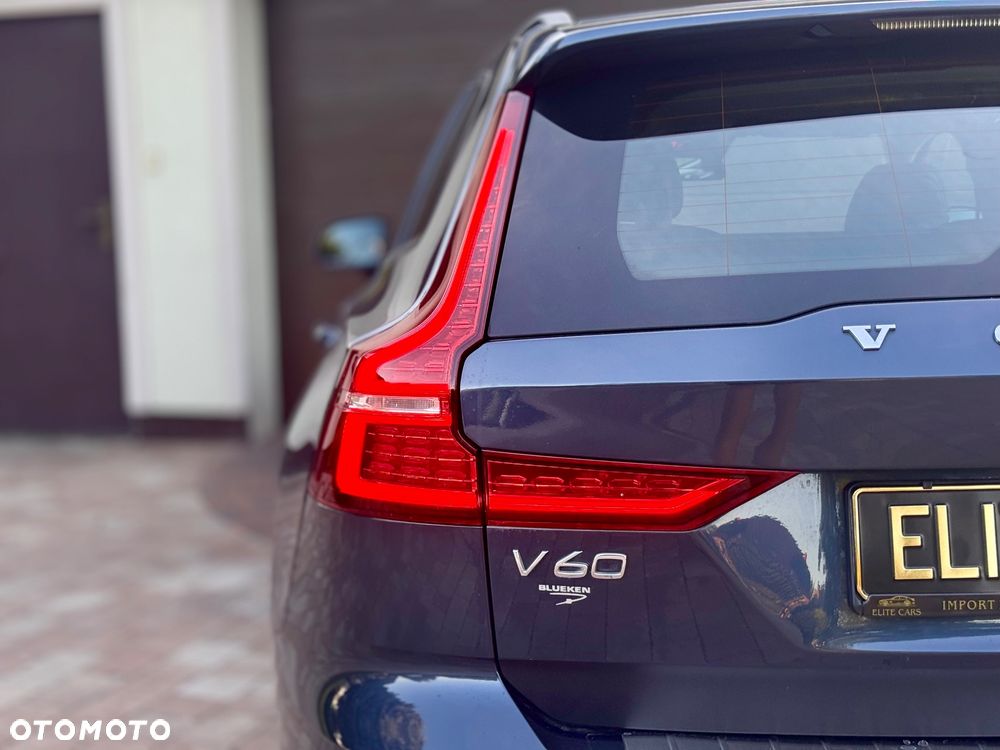Volvo V60 B3 B DKG Momentum Pro - 14