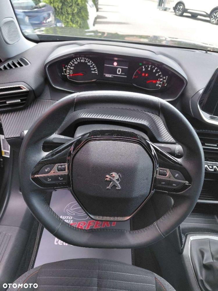 Peugeot 2008 - 12