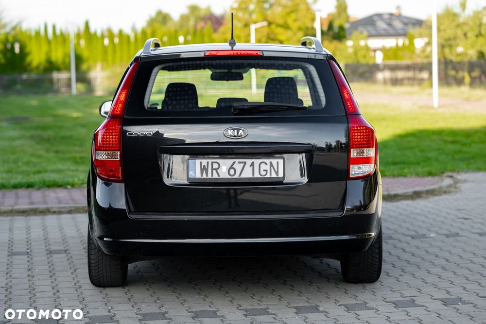 Kia Ceed - 12