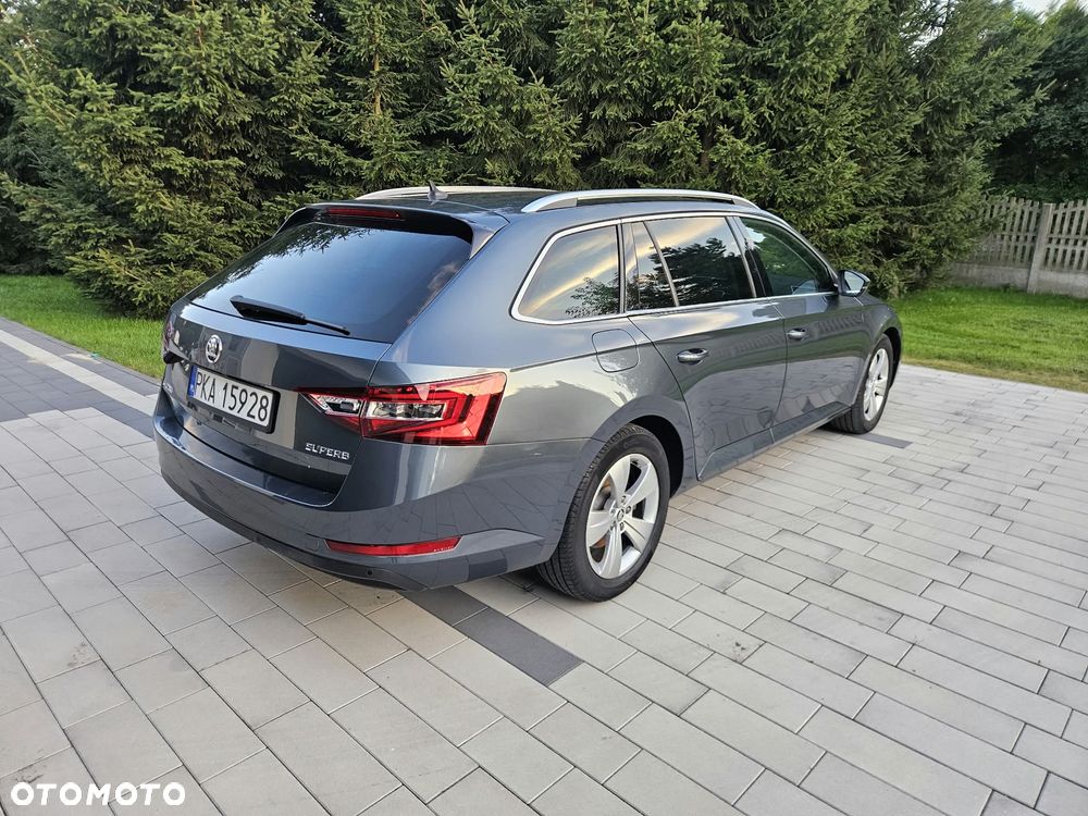 Skoda Superb 2.0 TDI Ambition DSG7 - 6