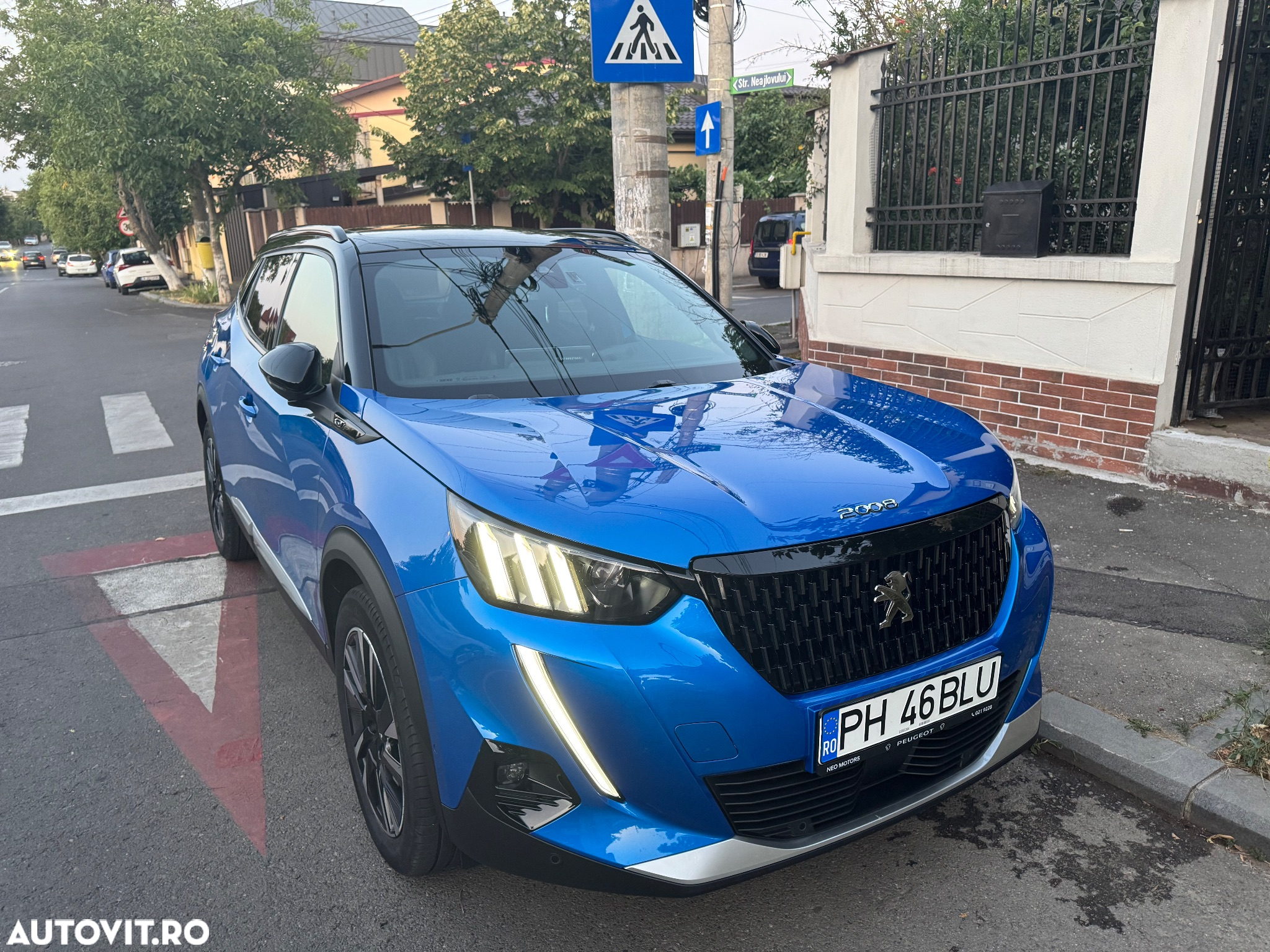 Peugeot 2008 1.2 PureTech EAT8 STT GT - 6