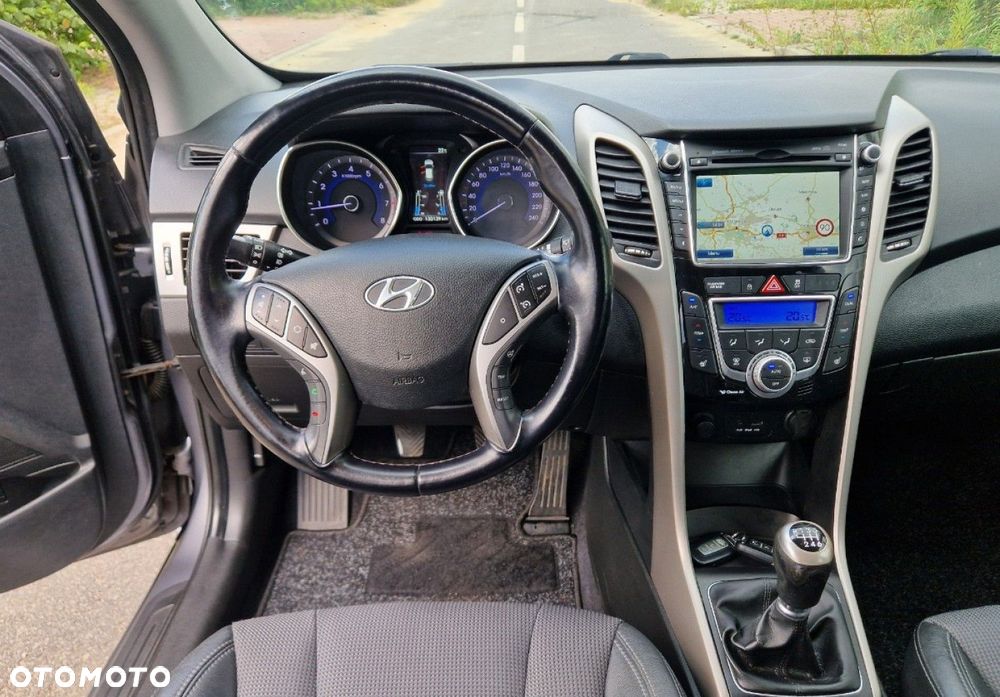 Hyundai i30 blue Kombi 1.6 GDi Style - 21