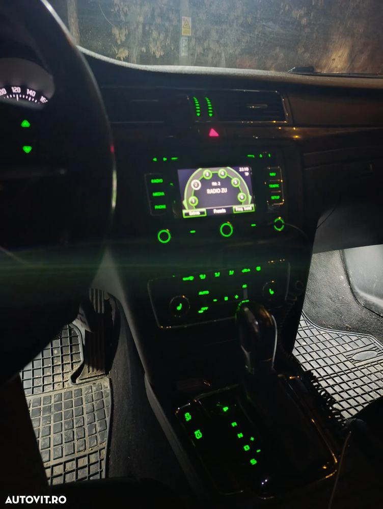 SKODA Superb 2011 — imagine 6