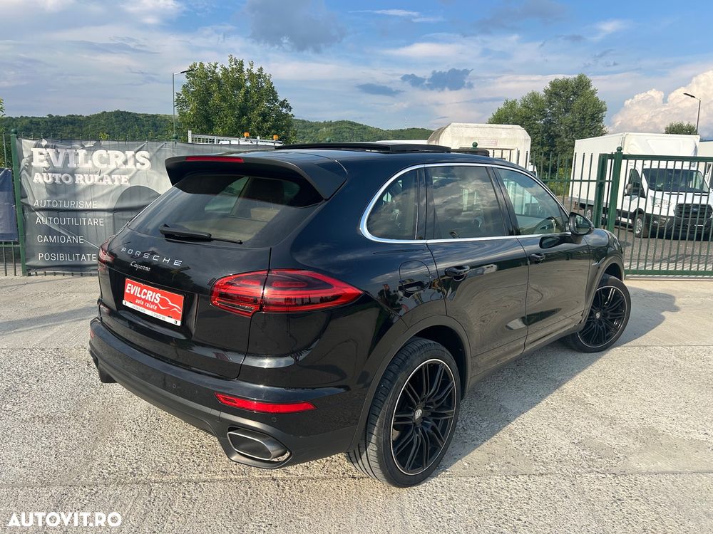 Porsche Cayenne - 2