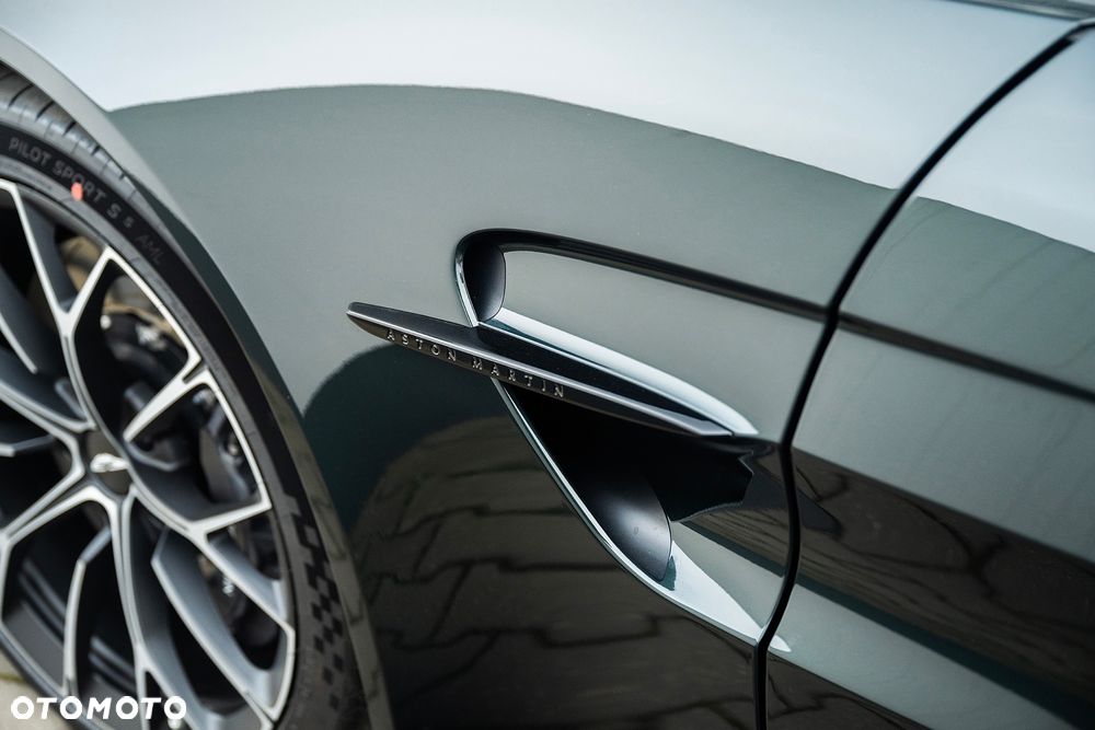 Aston Martin Vantage - 9