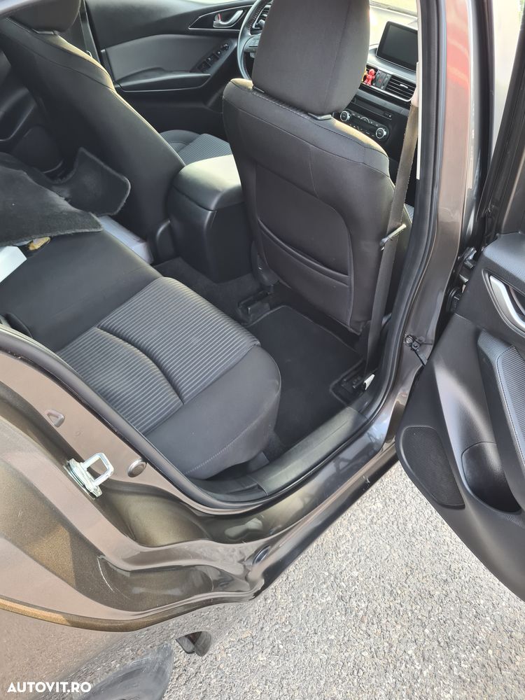 Mazda 3 G120 Attraction - 11