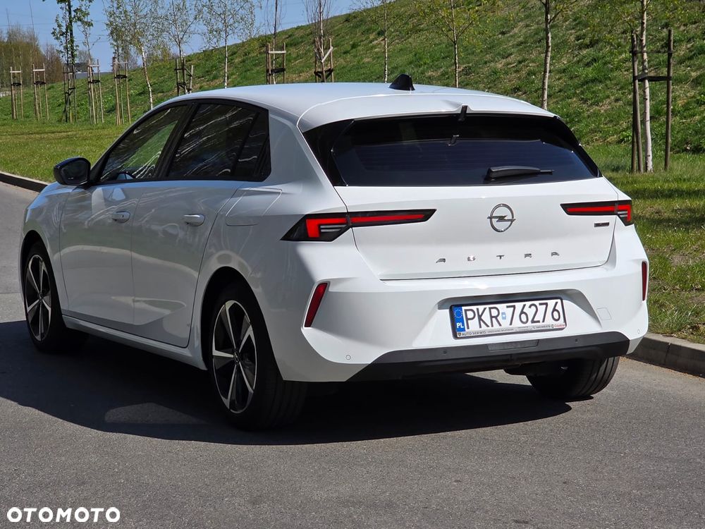 Opel Astra 1.6 T Plug-in Hybrid GSe - 28