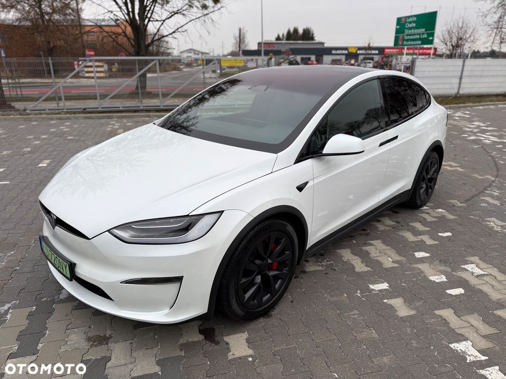 Tesla Model X - 9