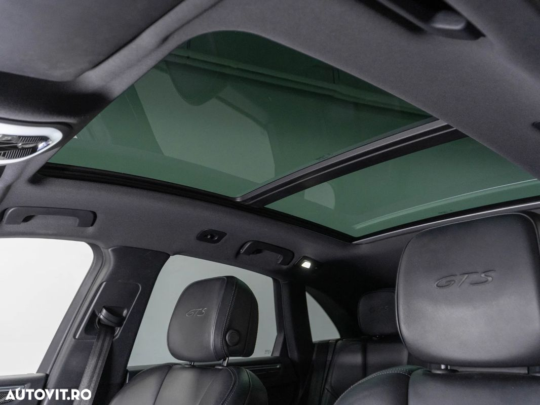 Porsche Macan - 29