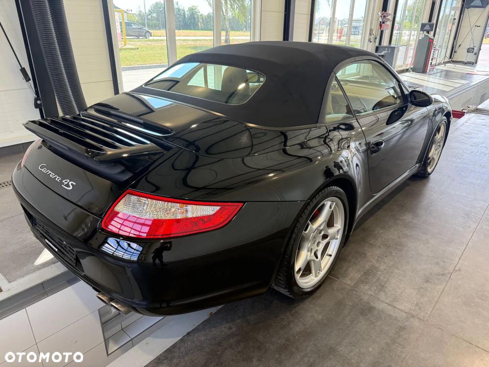 Porsche 911 Carrera 4 S - 12