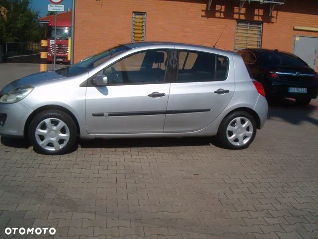 Renault Clio - 2
