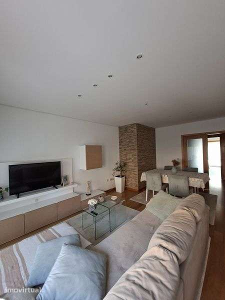 Apartamento T2 Azurara - Grande imagem: 2/8