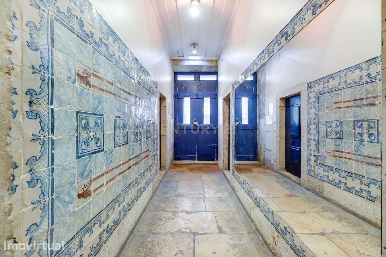 Apartamento T1 em edifício histórico no Chiado - Grande imagem: 2/36