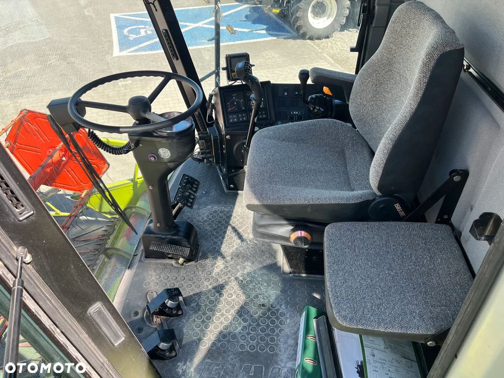 Claas Dominator 88 VX - 17
