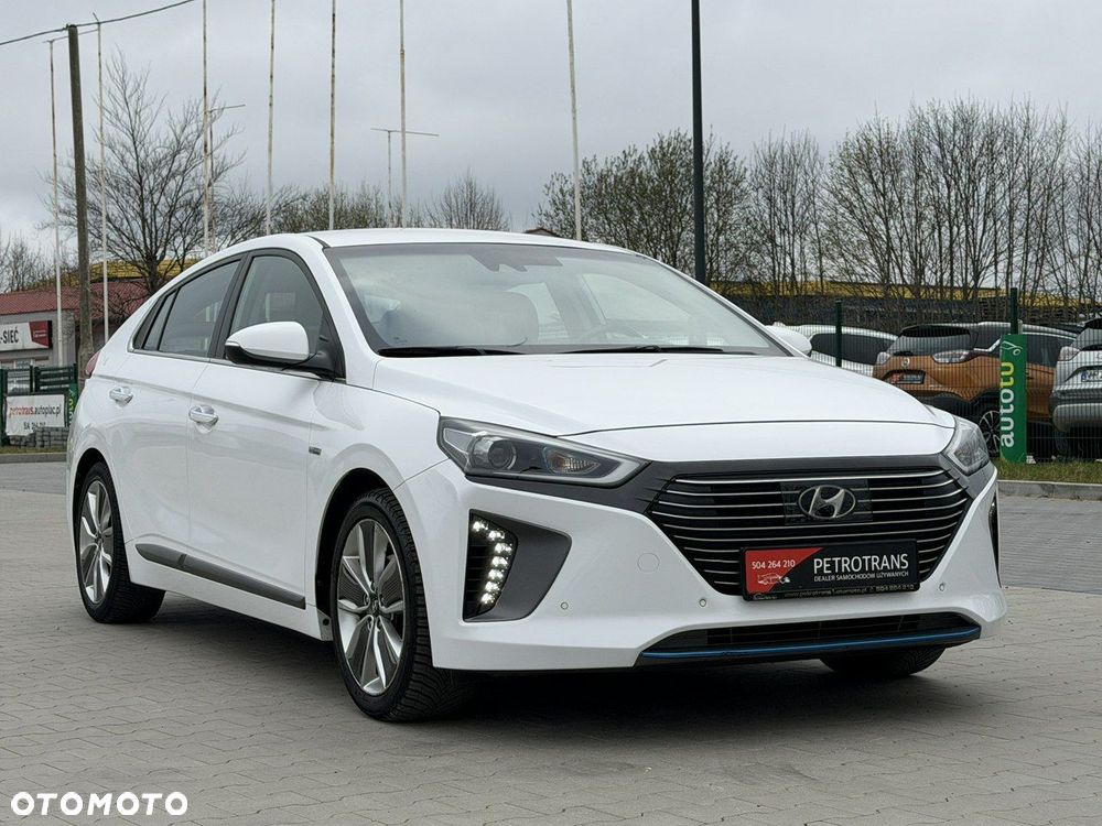 Hyundai IONIQ - 13