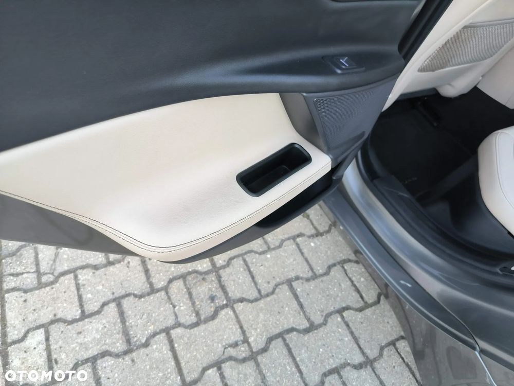 Jaguar XE 2.0 T Prestige - 20