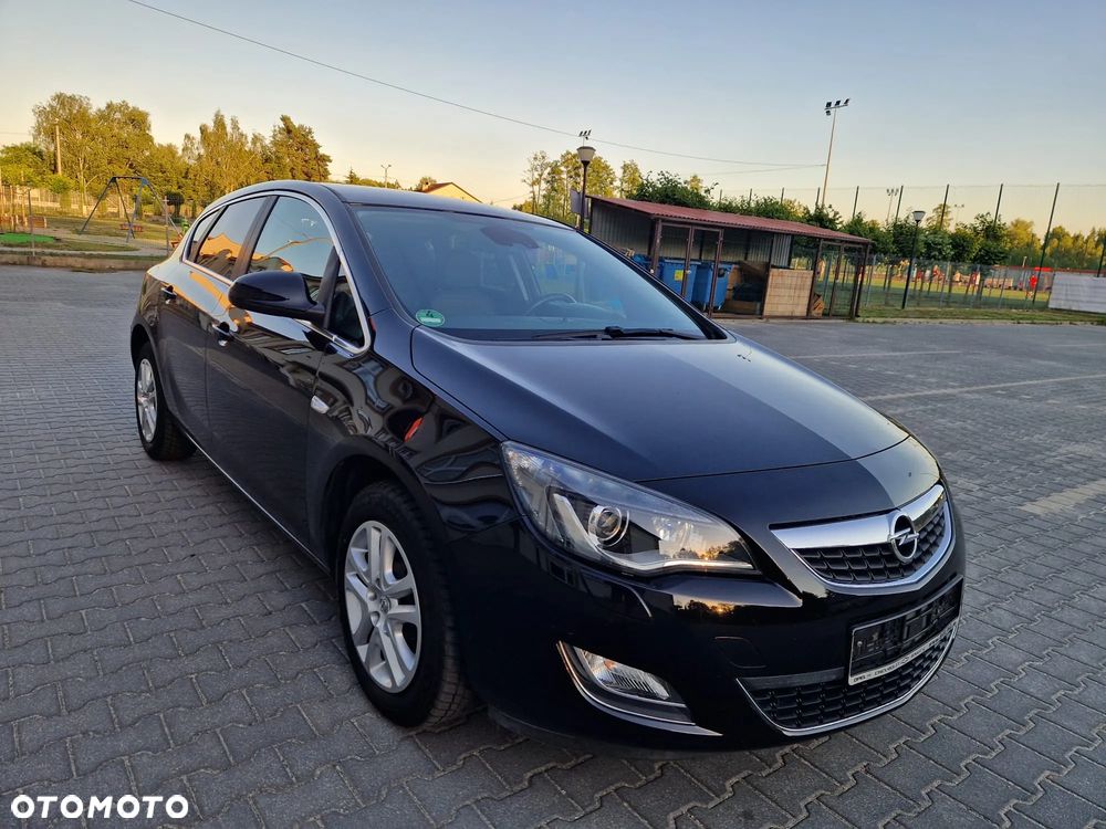 Opel Astra 1.4 T Cosmo S&S - 12