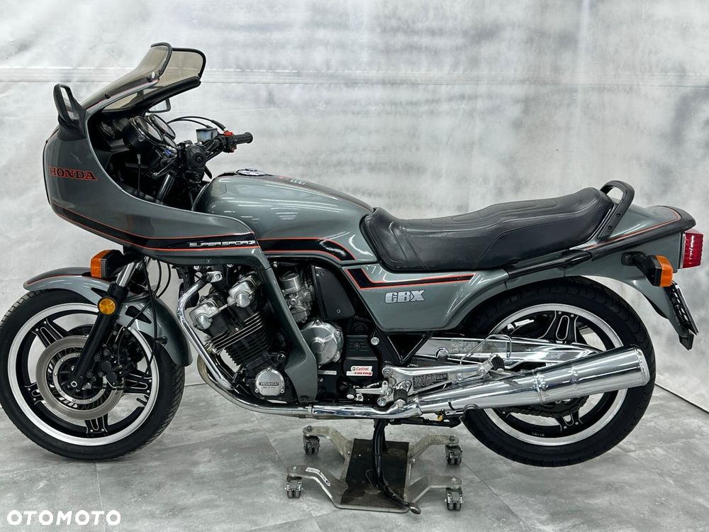 Honda CBX - 17