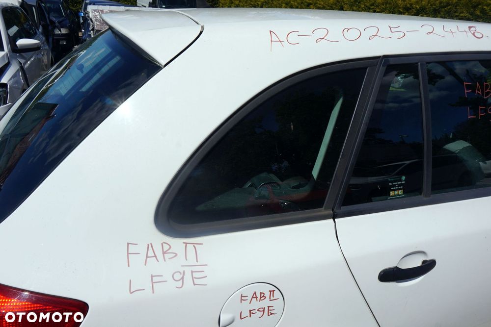 SZYBA KAROSERYJNA TYLNA PRAWA BOCZNA FABIA II 545 LIFT KOMBI 5J9845298K SKODA 2010-2014 - 1