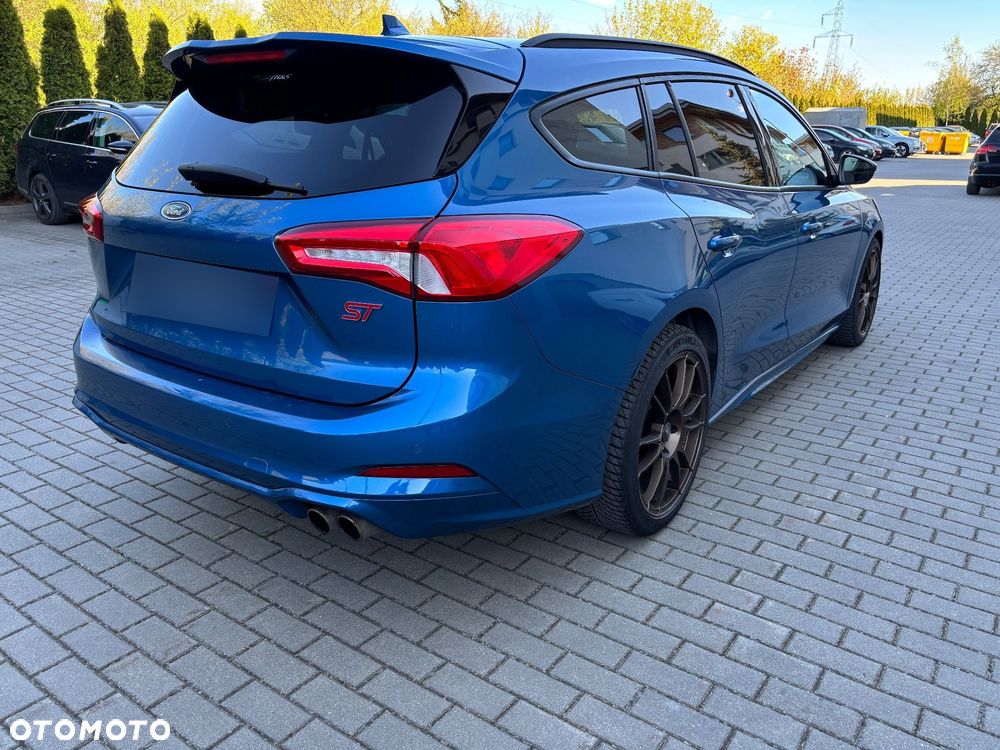 Ford Focus 2.0 EcoBlue ST - 11