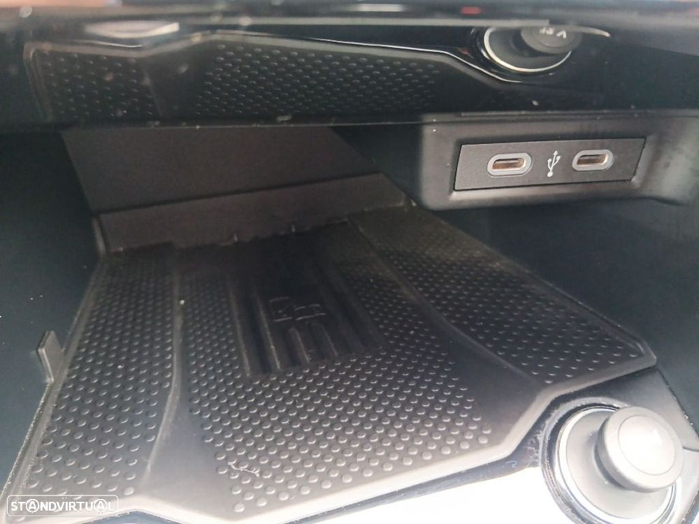 VW T-Roc 1.0 TSI Urban - 28