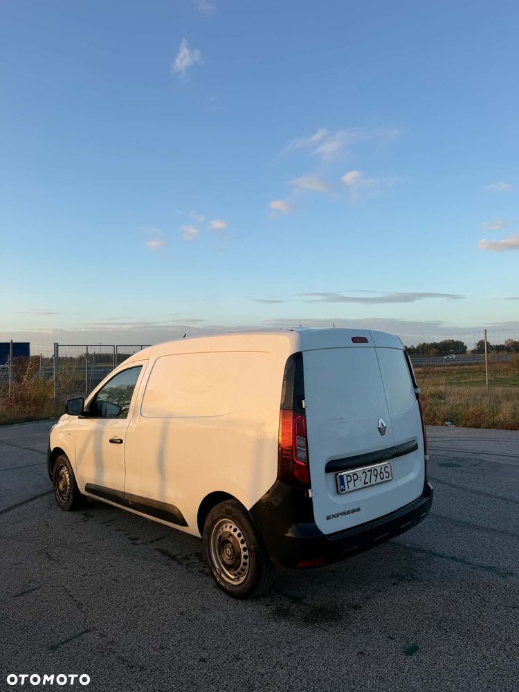 Renault Express - 4