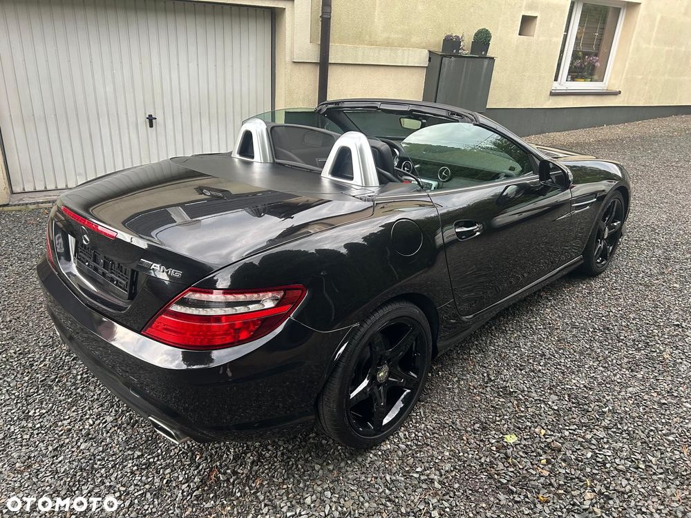 Mercedes-Benz SLK 200 BlueEFFICIENCY 7G-TRONIC Edition 1 - 2