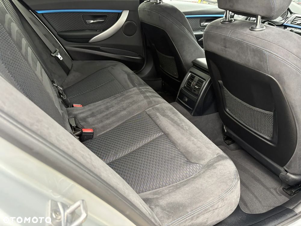 BMW Seria 3 320i GPF xDrive M Sport - 24