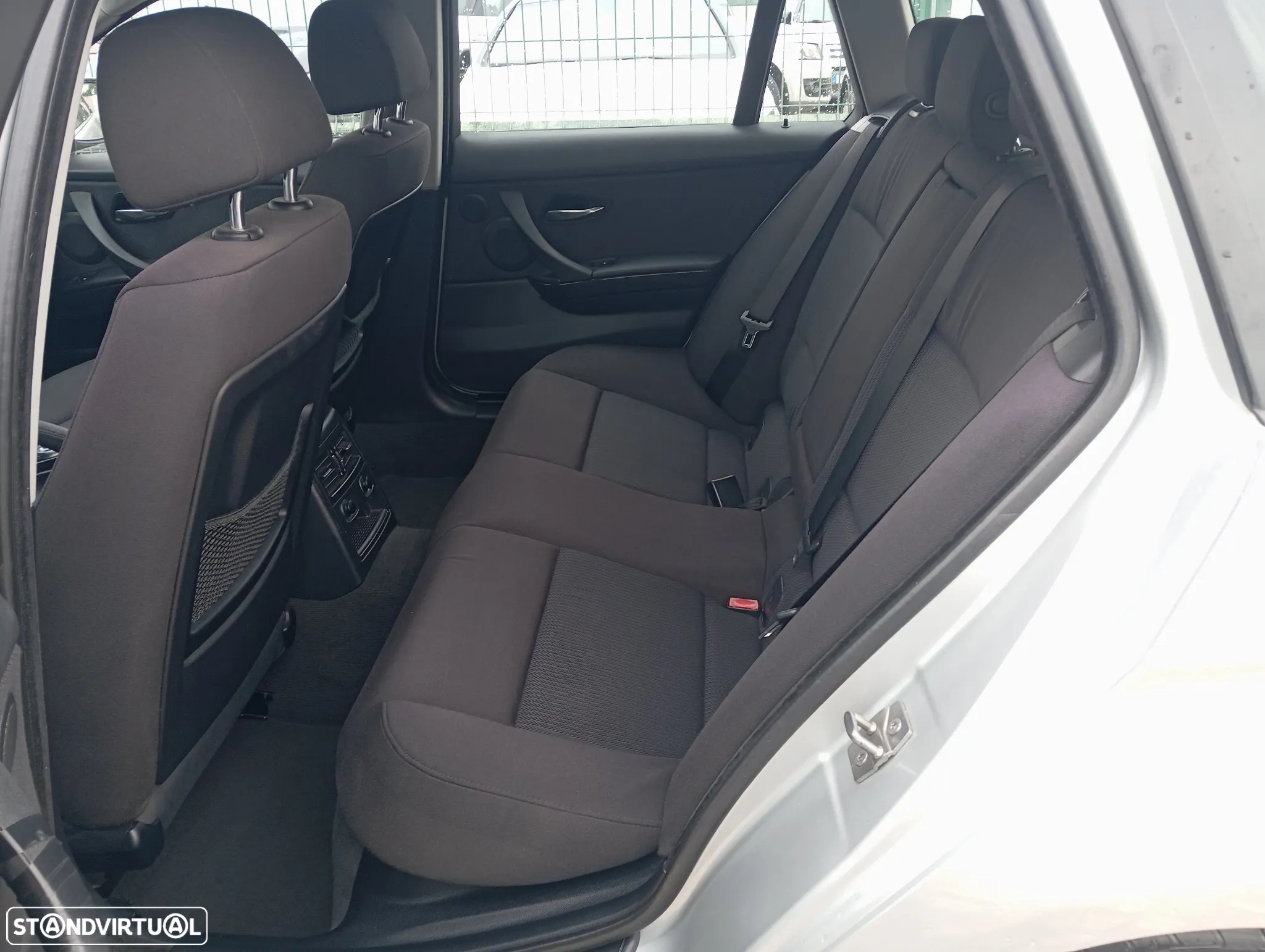 BMW 320 d Touring Navigation Sport - 16